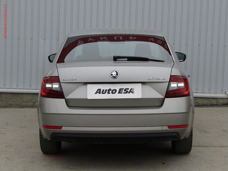 Škoda Octavia (2017) 1.6 TDi, ČR, AT, navi, LED - fotka 5 z 19