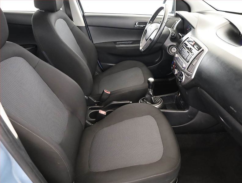 Hyundai i20 (2013) 1.2, Serv.kniha - fotka 7 z 14