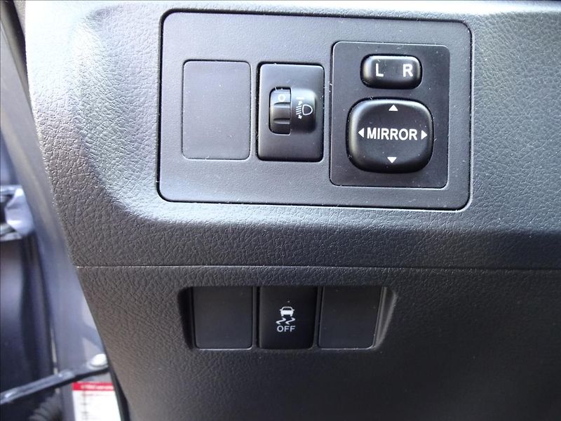 Toyota Verso 2.0 D-4D 7.MÍST - fotka 41 z 47