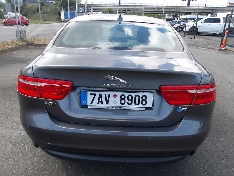 Jaguar XE 2,0D 120kW NAJ:133000km !!! - fotka 14 z 34