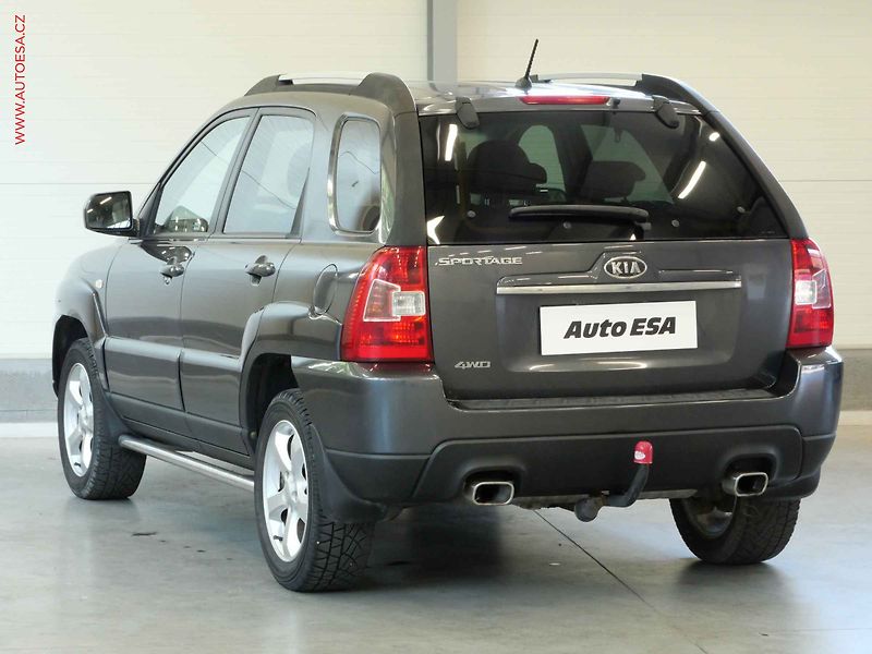 Kia Sportage (2008) 2.0i 4x4, ČR, AC, výhřev sed - fotka 6 z 21