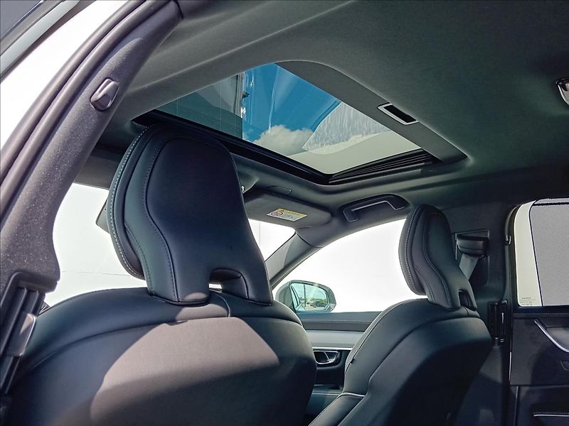 Volvo S90 2,0 B5 AWD ULTIMATE DARK  REZE - fotka 15 z 30