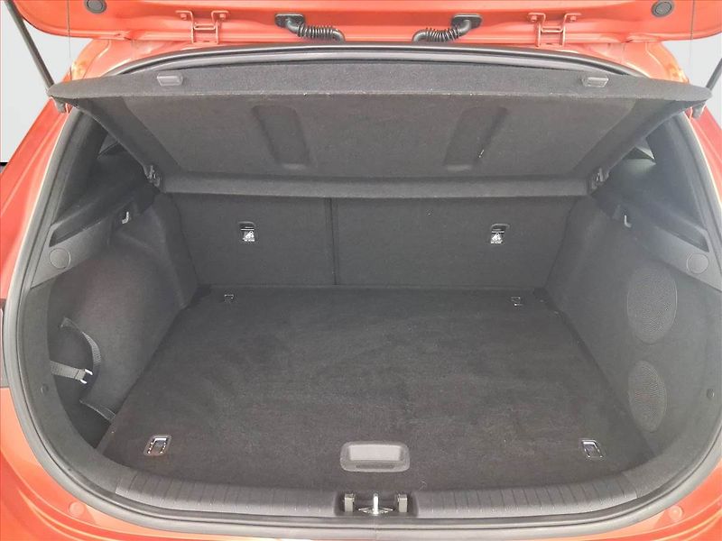 Kia Ceed (2023) 1.5 T-GDI - fotka 14 z 17