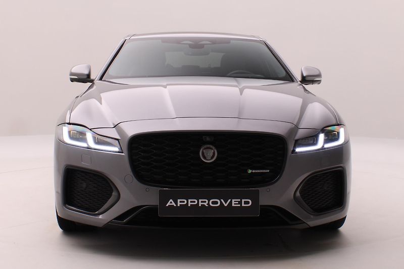 Jaguar XF D200 R-DYNAMIC AWD REZERVACE - fotka 15 z 48