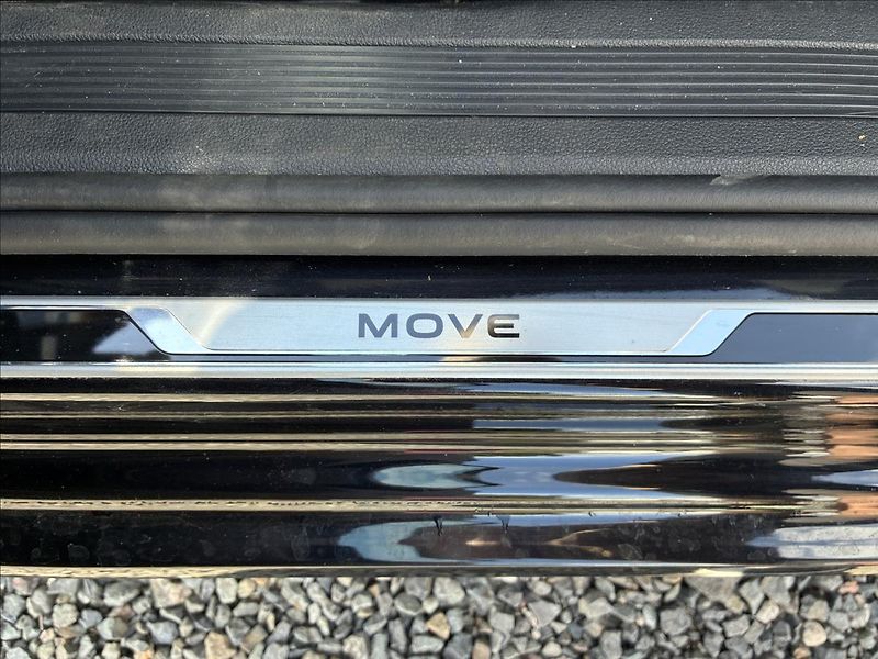 Volkswagen Touran 2,0 TDI ,7 MÍST,TAŽNÉ,KAMERA - fotka 18 z 35
