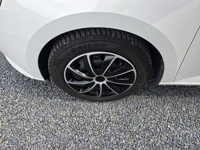 Škoda Fabia 1.4 TDI Parkovací senzory  - fotka 15 z 17