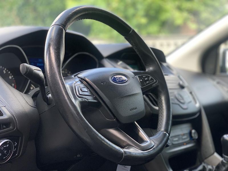 Ford Focus 1.6i PŮVOD ČR odp.DPH ZADÁNO - fotka 14 z 36