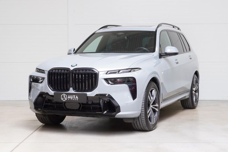 BMW X7 Xdrive40i,M-paket,ČR,1.M,Tažné - fotka 1 z 41