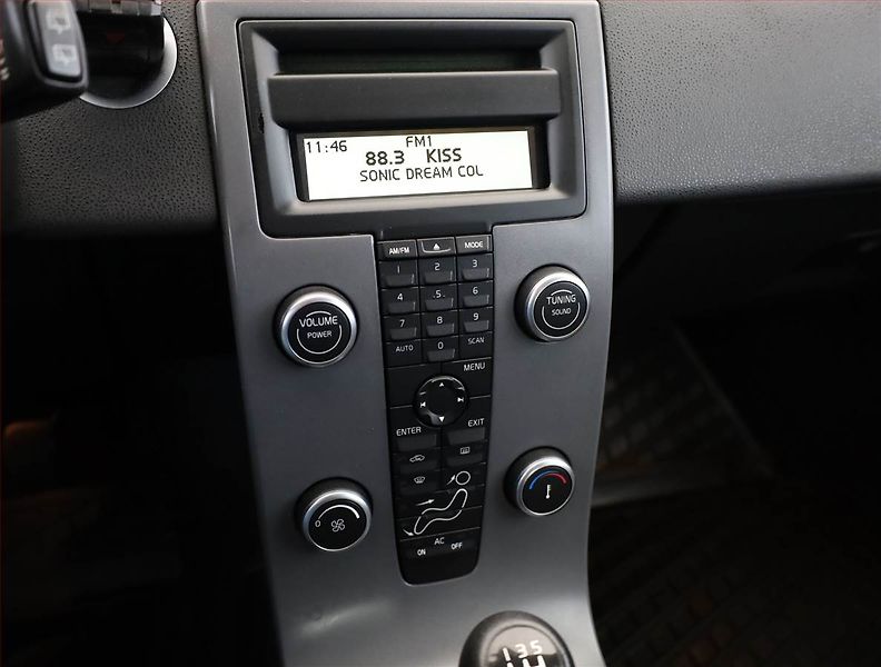 Volvo C30 (2009) 1.6 D, nová STK, dobrý stav - fotka 10 z 12