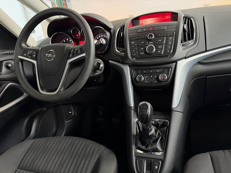 Opel Zafira (2012) 1.4T - 1.Majitel - CZ - fotka 12 z 22