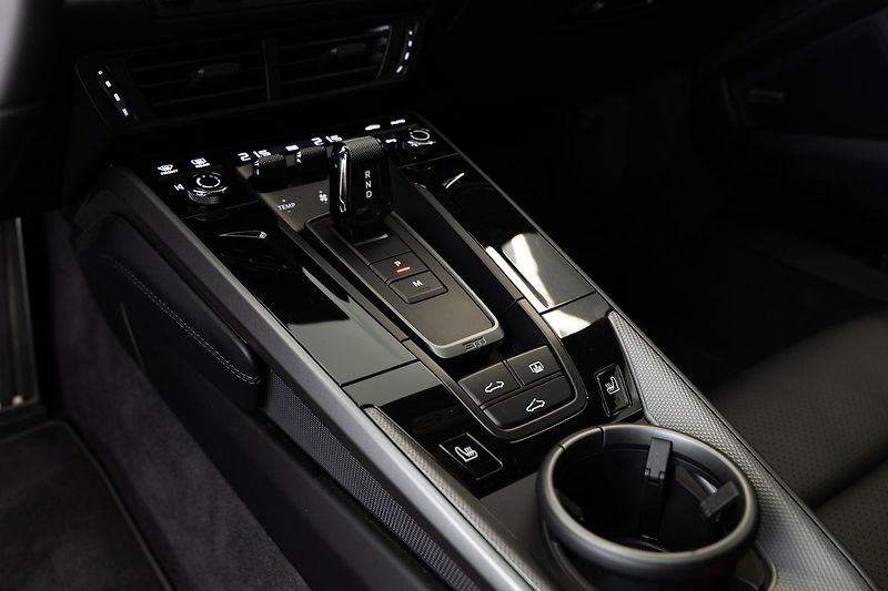 Porsche 911 (992.2) Carrera Pano/Bose/Spor - fotka 13 z 23