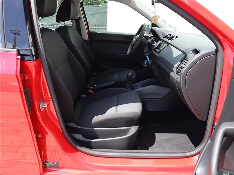 Škoda Fabia 1,0 MPI Active, Klima - fotka 8 z 35