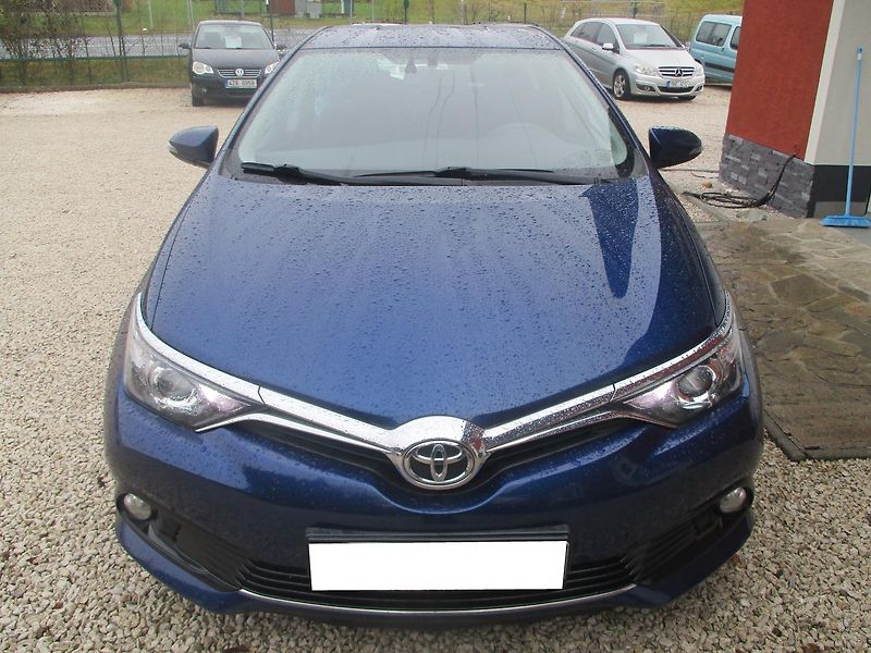 Toyota Auris 1.6 D-4D - fotka 7 z 34