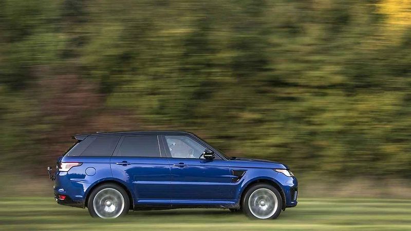 Range Rover Sport SVR.