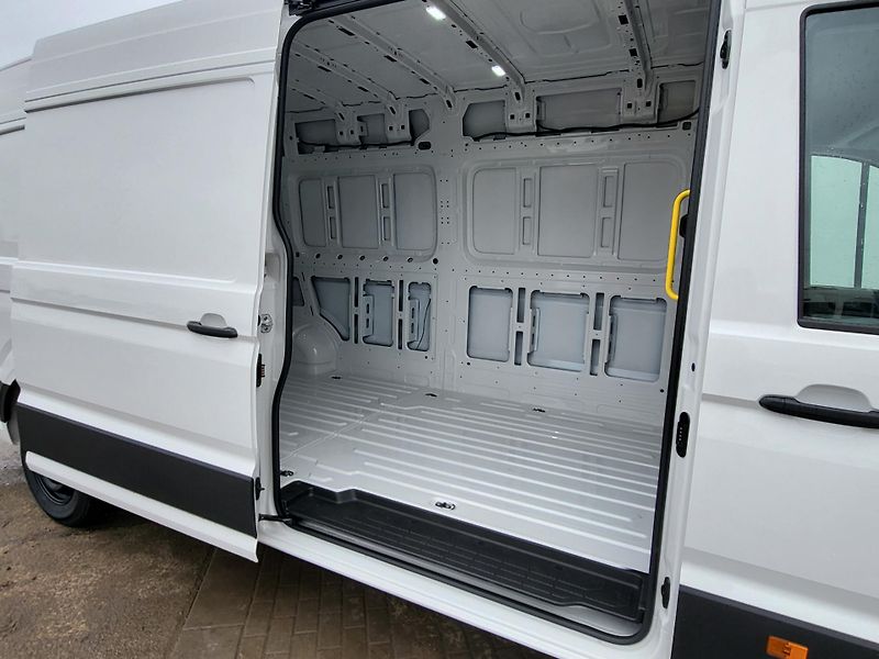 Volkswagen Crafter (2025) Skříň 35 103kW 6G FWD DR - fotka 11 z 25