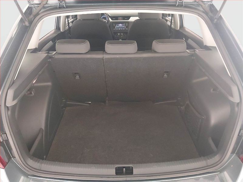 Škoda Rapid (2018) Spaceback 1.0 TSI - fotka 14 z 18