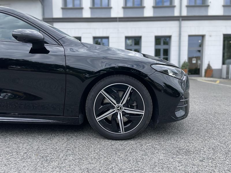 Mercedes-Benz CLA 200 AMG - fotka 9 z 27