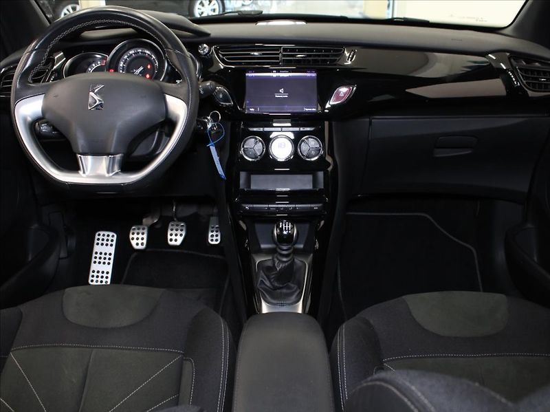 DS Automobiles DS3 1,2 PureTech 96kW Sport Chic - fotka 8 z 21