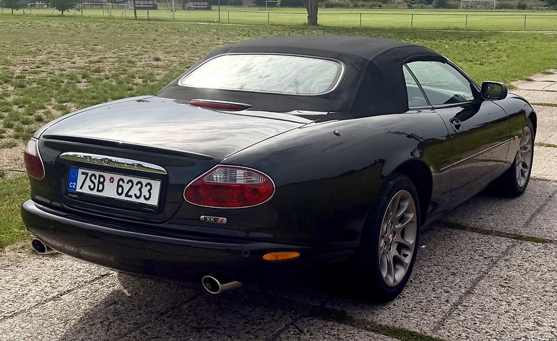 Jaguar XKR (2000) 4.0 V8 Supercharged Kabriolet  - fotka 7 z 30