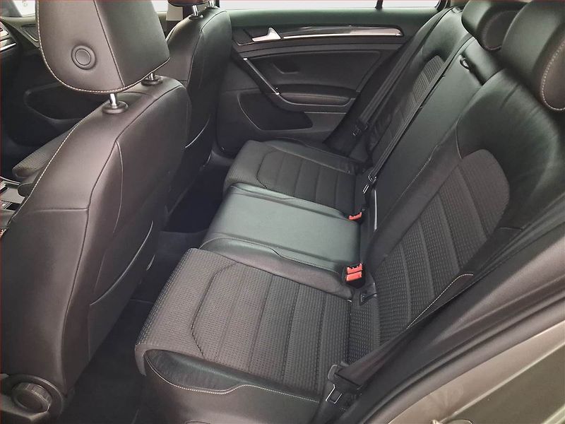 Volkswagen Golf (2016) 1.4 TGI CNG, Automat - fotka 10 z 19
