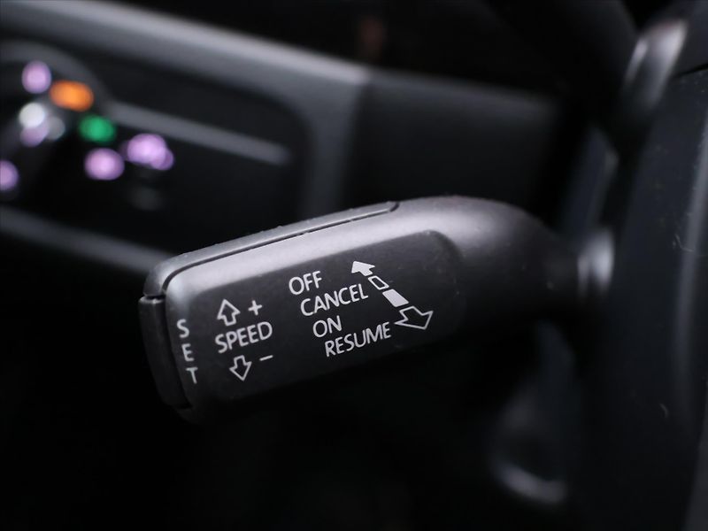Volkswagen Touareg 3,0 TDI 193kW CZ Masaj DPH - fotka 21 z 36