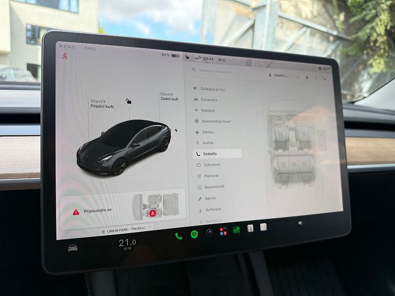 Tesla Model 3 Long Range AWD - fotka 23 z 41