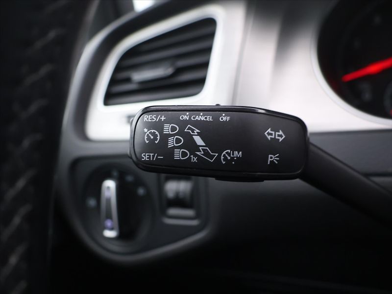 Volkswagen Golf 1,4 TSI 110kW Comfortline 1Maj - fotka 16 z 30
