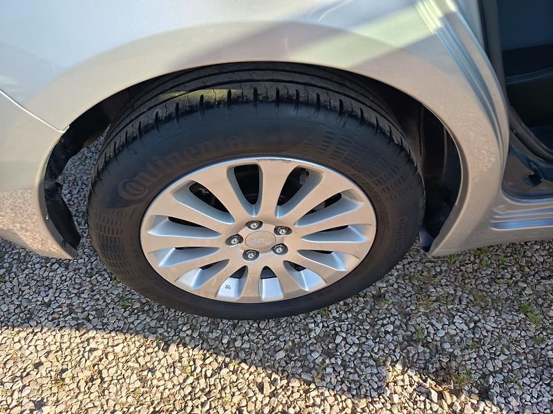 Subaru Impreza (2011) 2.0 R 110kw - fotka 35 z 40