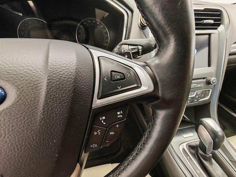 Ford Mondeo Titanium 2.0 EcoBoost 179kW au - fotka 29 z 42