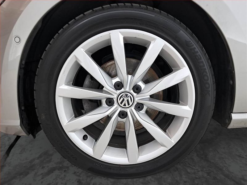 Volkswagen Golf (2018) Highline 1.5 TSI, Serv.kniha - fotka 14 z 19