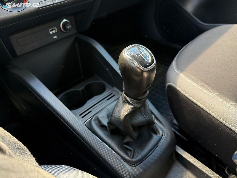 Škoda Fabia 1.0 tsi 70 kw / combi - fotka 17 z 19