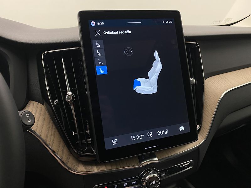 Volvo XC60 T6 AWD RECHARGE DARK PLUS CZ - fotka 66 z 67