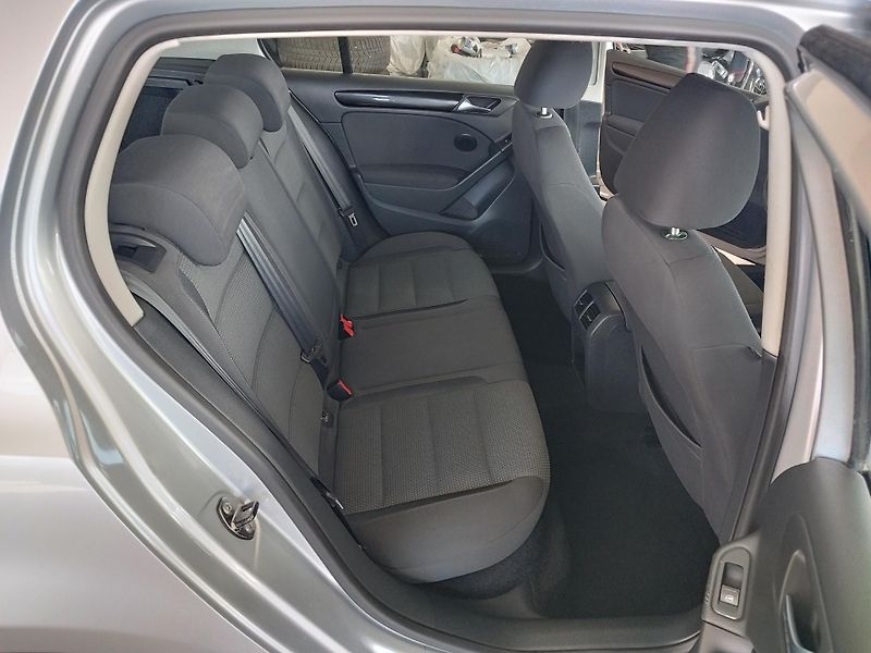 Volkswagen Golf (2010) 1,4TSI,90KW,DSG,ALU,NOVÉ ROZV. - fotka 11 z 27