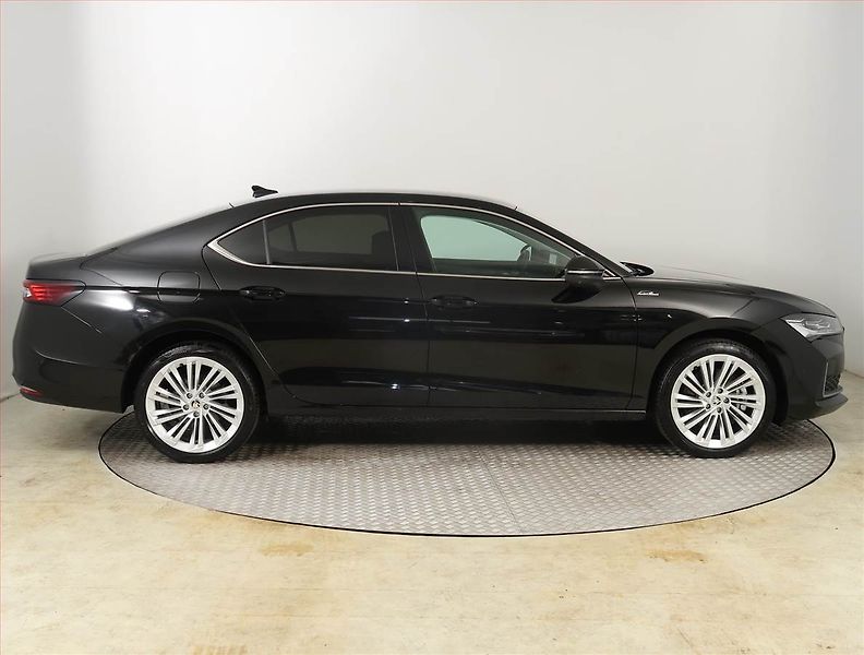 Škoda Superb (2024) 2.0 TDI - fotka 6 z 30