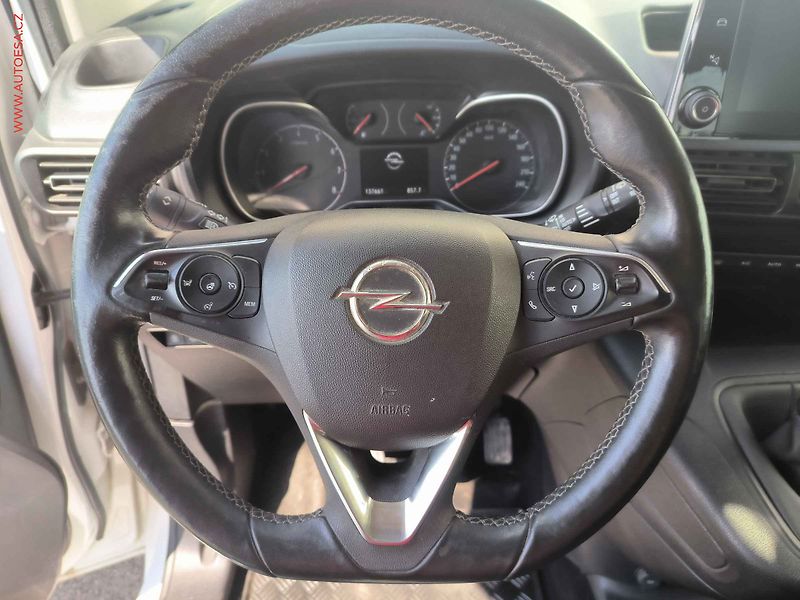 Opel Combo (2022) 1.5 CDTi, 2.maj,ČR, Elegance - fotka 14 z 19