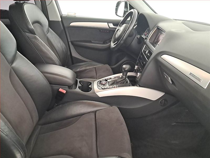 Audi Q5 (2013) Exclusive 2.0 TFSI, 4X4 - fotka 9 z 21