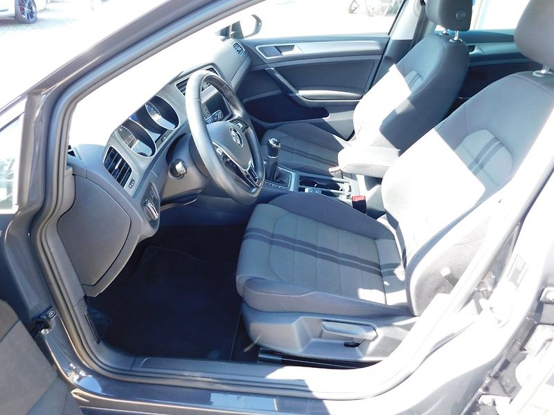 Volkswagen Golf (2015) VII KOMBI 2.0 TDI - fotka 19 z 45