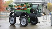 Postřikovač Pantera 4504-HW+ na veletrhu Agritechnika 2023, jehož modernější verze právě míří na trh.