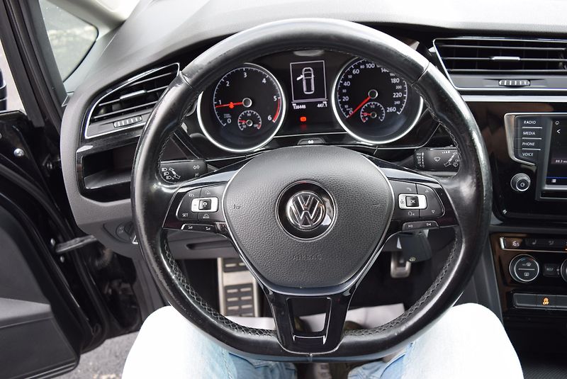 Volkswagen Touran (2017) 2.0TDI 110kw 7MÍST TAŽNÉ NAVI - fotka 29 z 50