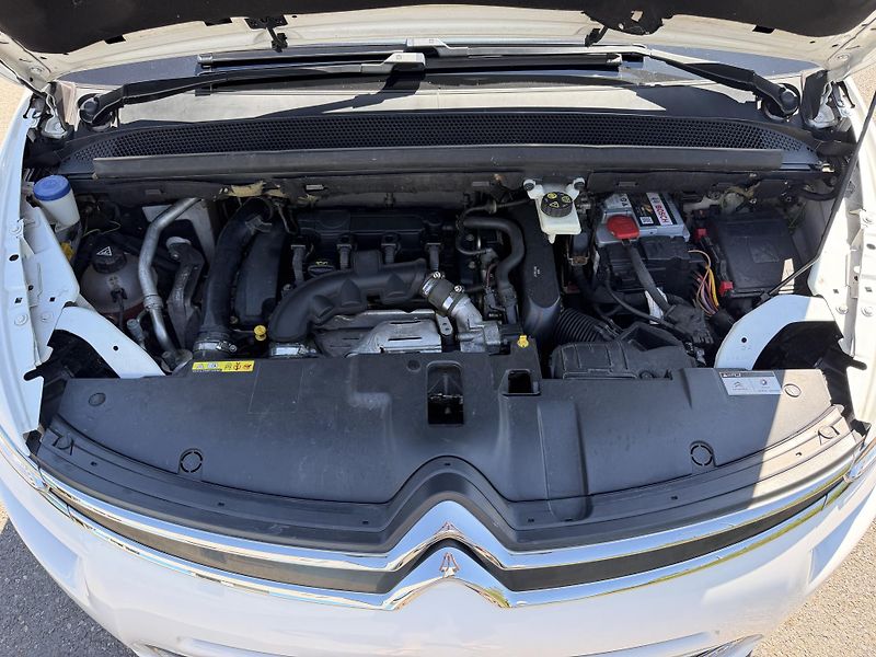 Citroën C4 Picasso 1,6i 121kW EXCLUSIVE - fotka 11 z 23