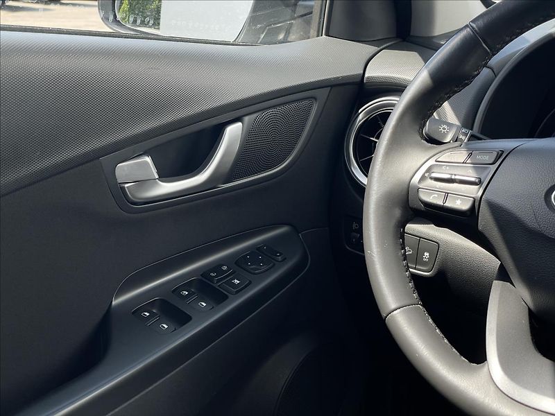 Hyundai Kona 1,0 T-GDI DCT Comfort PDC - fotka 13 z 23