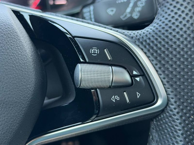 Škoda Kamiq Monte Carlo 1,0 TSI 85 kW 6° M - fotka 13 z 35