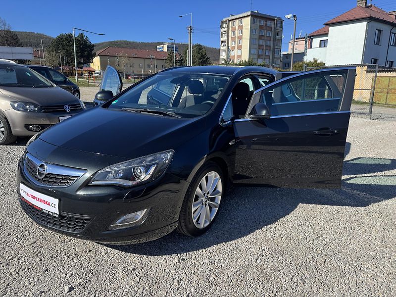 Opel Astra (2013) 1.6(132KW)SPORTS TOURER - fotka 10 z 46