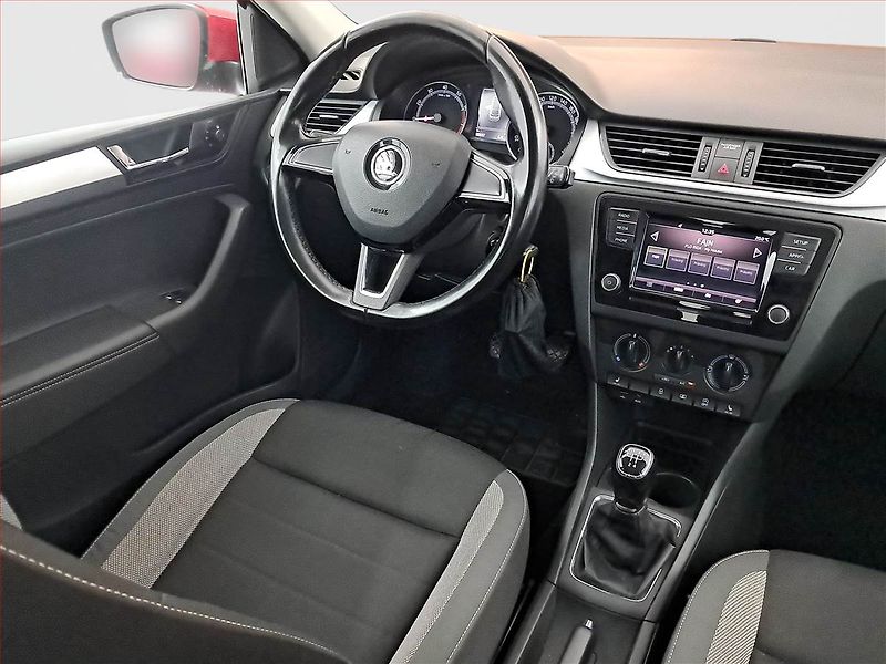 Škoda Rapid (2017) 1.0 TSI, Park. senzory - fotka 7 z 14