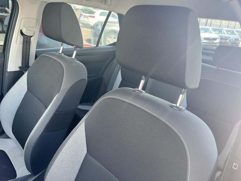 Škoda Fabia 1.0TSi 70kw TEMPOMAT TAŽNÉ ALU - fotka 10 z 44