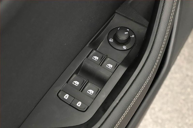 Škoda Superb (2020) Style 2.0 TDI, Automat, ČR - fotka 13 z 18