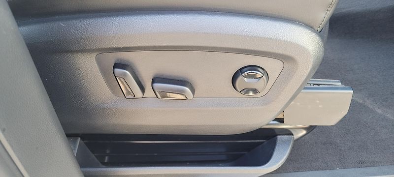 Volkswagen Multivan (2017) T6 2,0TDi 150kW DSG Highline - fotka 35 z 42