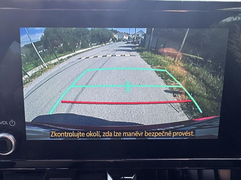 Toyota Corolla (2022) 1.8 HYBRID E-Cvt COMFORT ČR - fotka 22 z 25