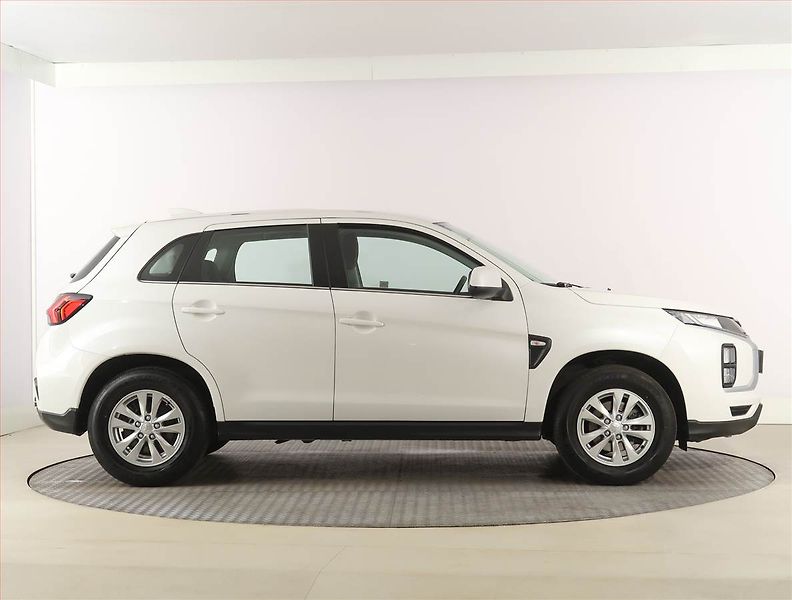 Mitsubishi ASX (2020) Invite 2.0 MIVEC, ČR,1.maj - fotka 6 z 18
