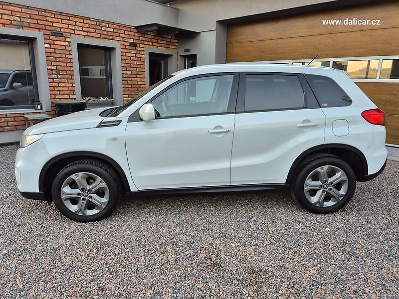 Suzuki Vitara (2016) 1.6VVT 88KW Automat COMFORT - fotka 7 z 52